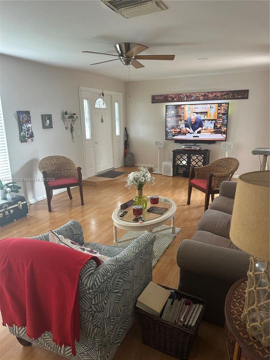 Active With Contract: $450,000 (3 beds, 2 baths, 1150 Square Feet)