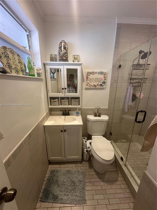 Active With Contract: $450,000 (3 beds, 2 baths, 1150 Square Feet)