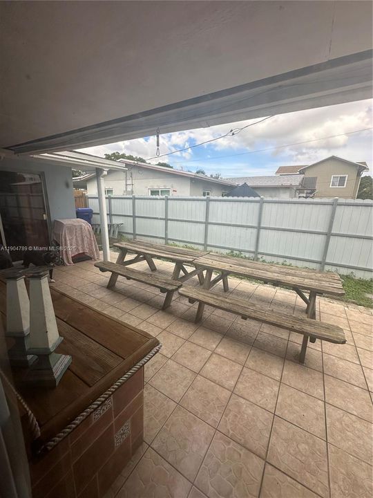 Active With Contract: $450,000 (3 beds, 2 baths, 1150 Square Feet)