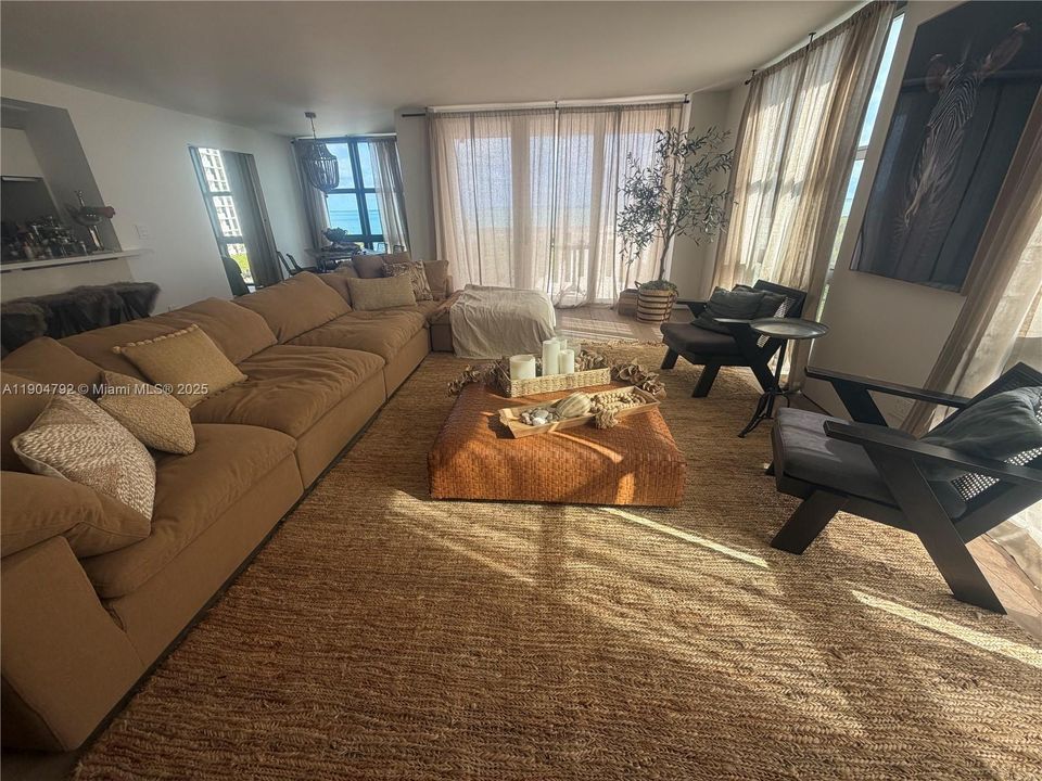 For Rent: $12,000 (3 beds, 2 baths, 1782 Square Feet)