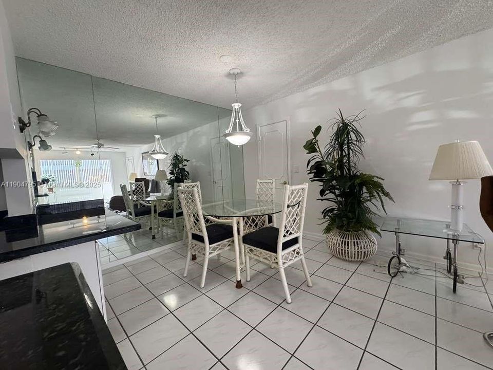 For Rent: $1,950 (2 beds, 2 baths, 1200 Square Feet)