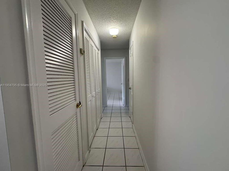 For Rent: $1,950 (2 beds, 2 baths, 1200 Square Feet)