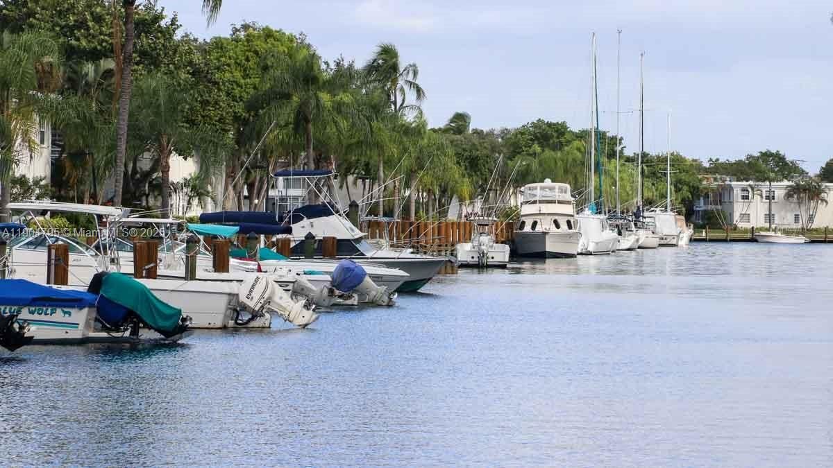 For Rent: $1,950 (2 beds, 2 baths, 1200 Square Feet)