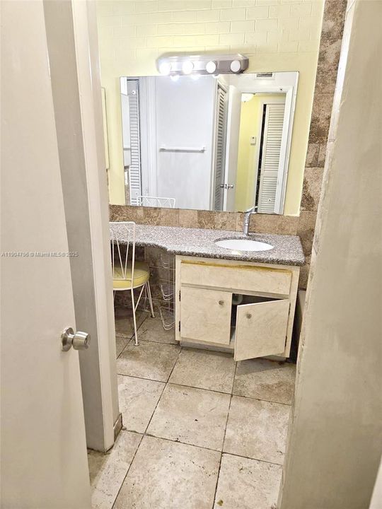 Recently Rented: $1,500 (1 beds, 1 baths, 676 Square Feet)