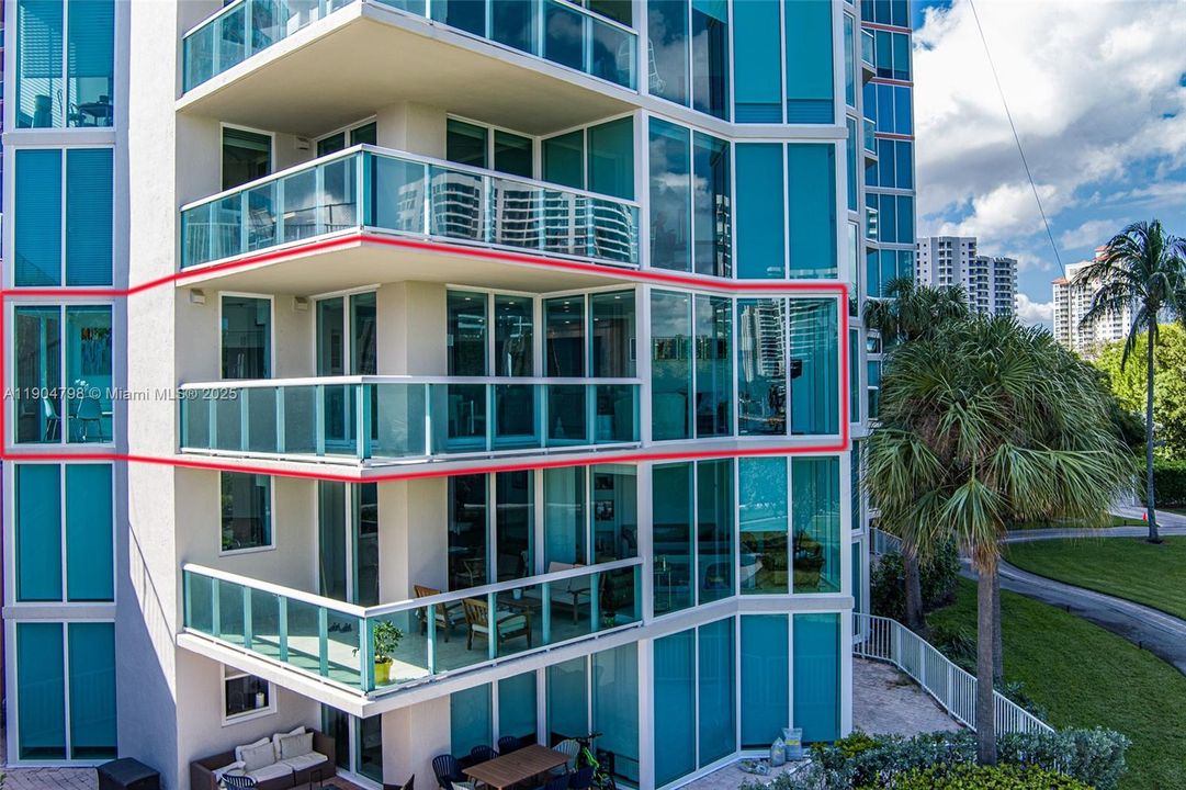 For Sale: $1,299,000 (3 beds, 3 baths, 2130 Square Feet)