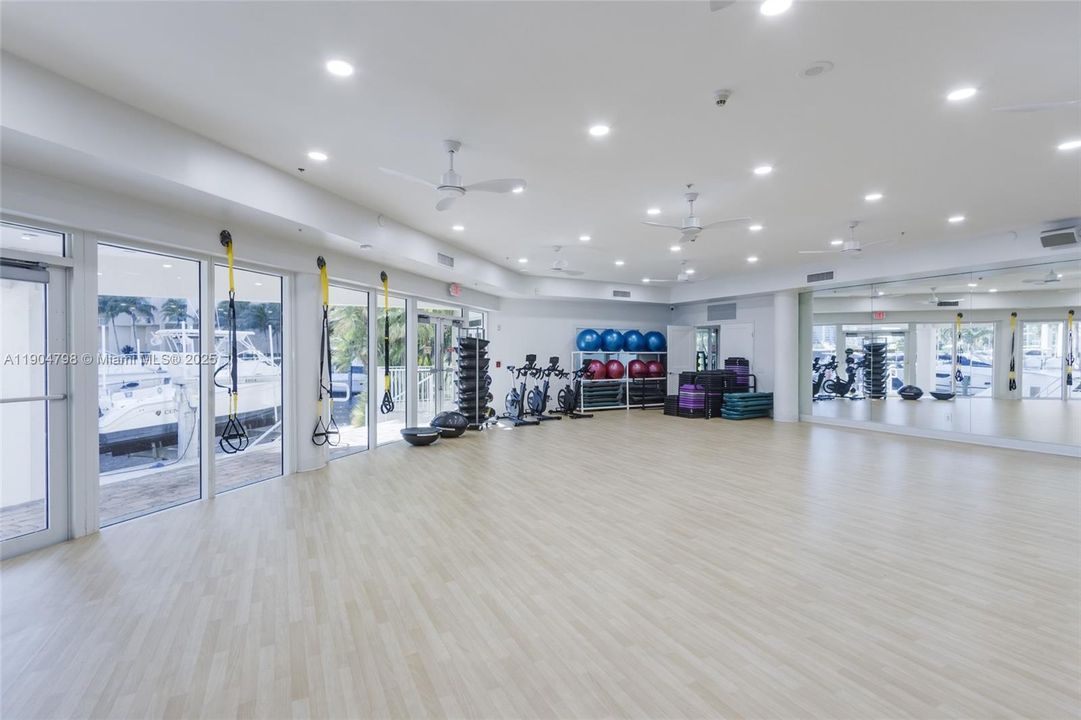 For Sale: $1,299,000 (3 beds, 3 baths, 2130 Square Feet)