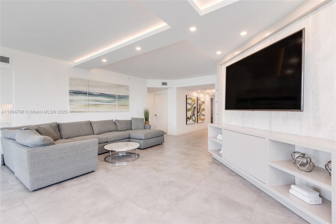 For Sale: $1,299,000 (3 beds, 3 baths, 2130 Square Feet)