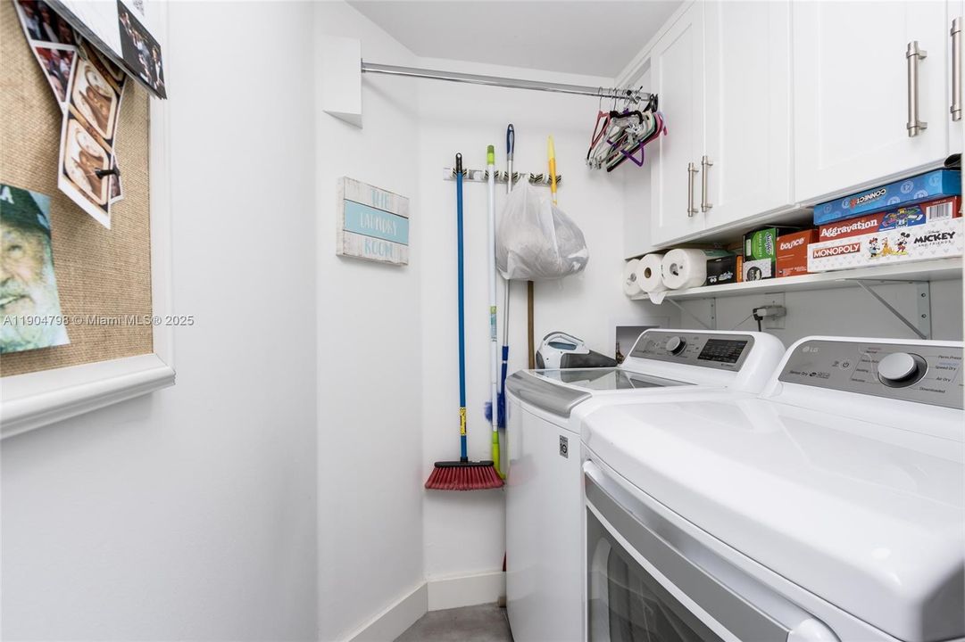 For Sale: $1,299,000 (3 beds, 3 baths, 2130 Square Feet)