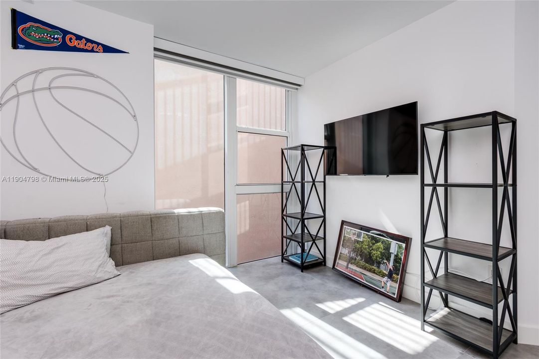 For Sale: $1,299,000 (3 beds, 3 baths, 2130 Square Feet)