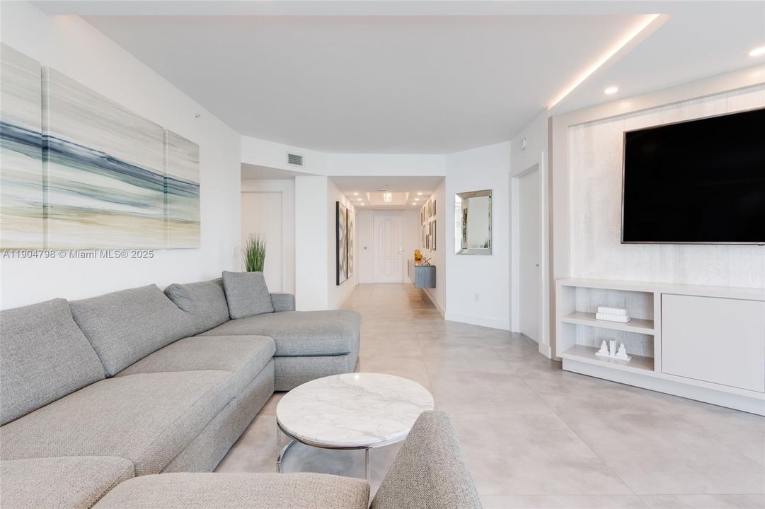 For Sale: $1,299,000 (3 beds, 3 baths, 2130 Square Feet)