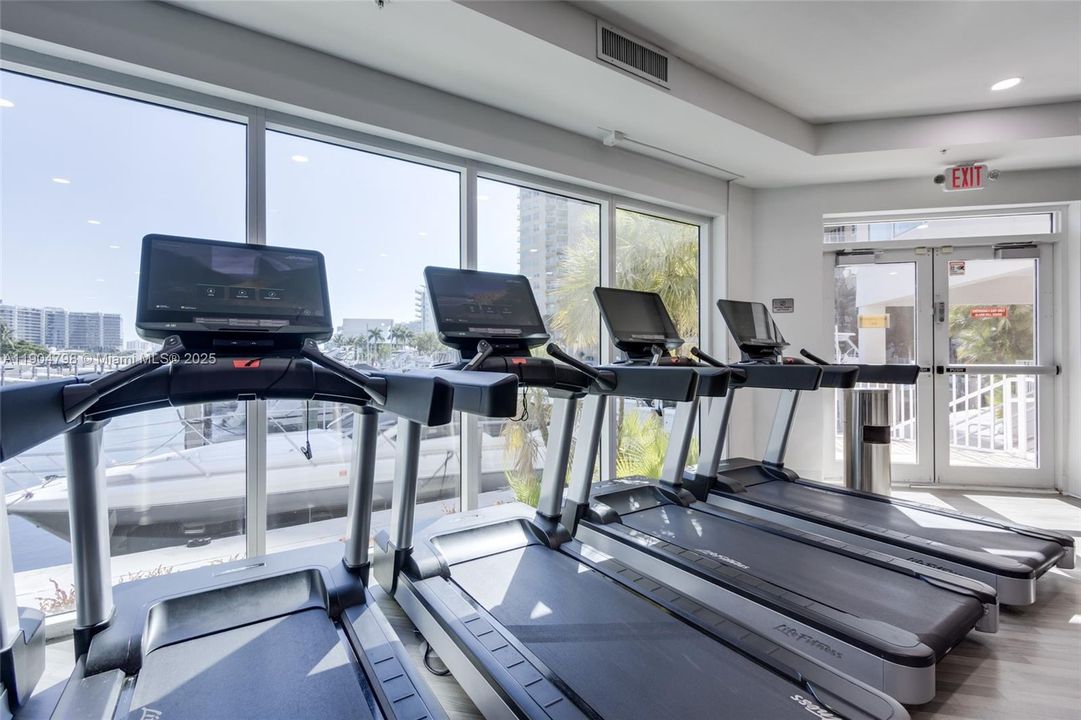 For Sale: $1,299,000 (3 beds, 3 baths, 2130 Square Feet)