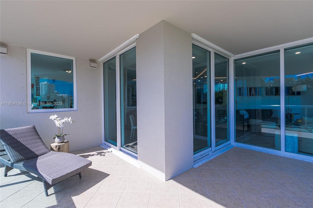 For Sale: $1,299,000 (3 beds, 3 baths, 2130 Square Feet)