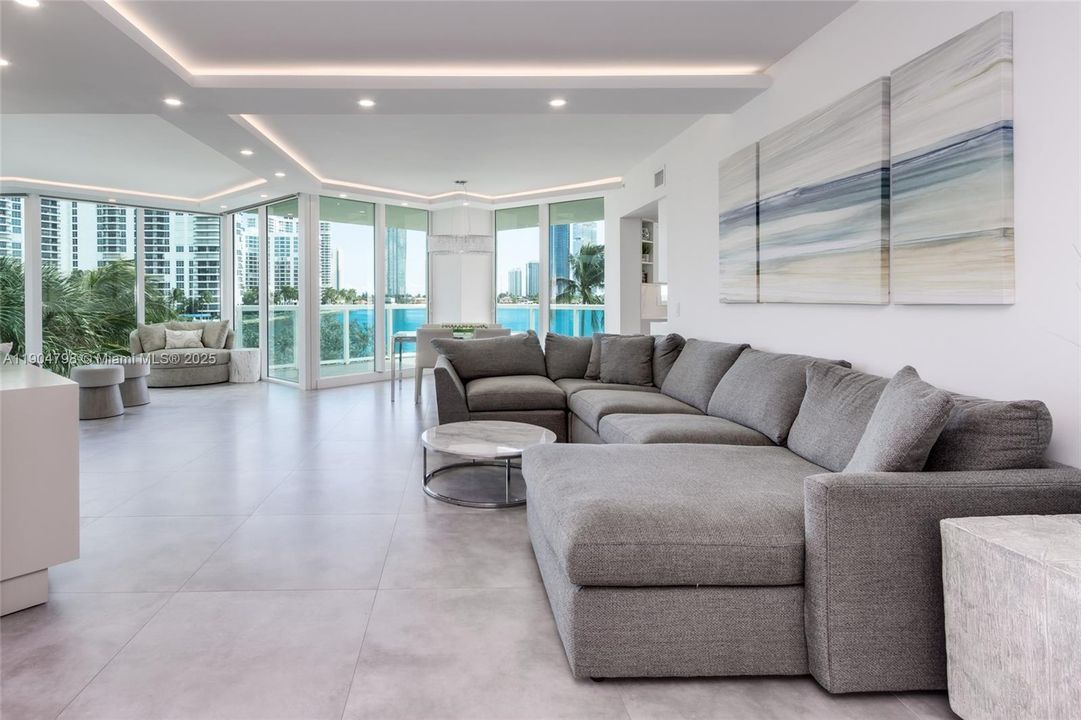 For Sale: $1,299,000 (3 beds, 3 baths, 2130 Square Feet)