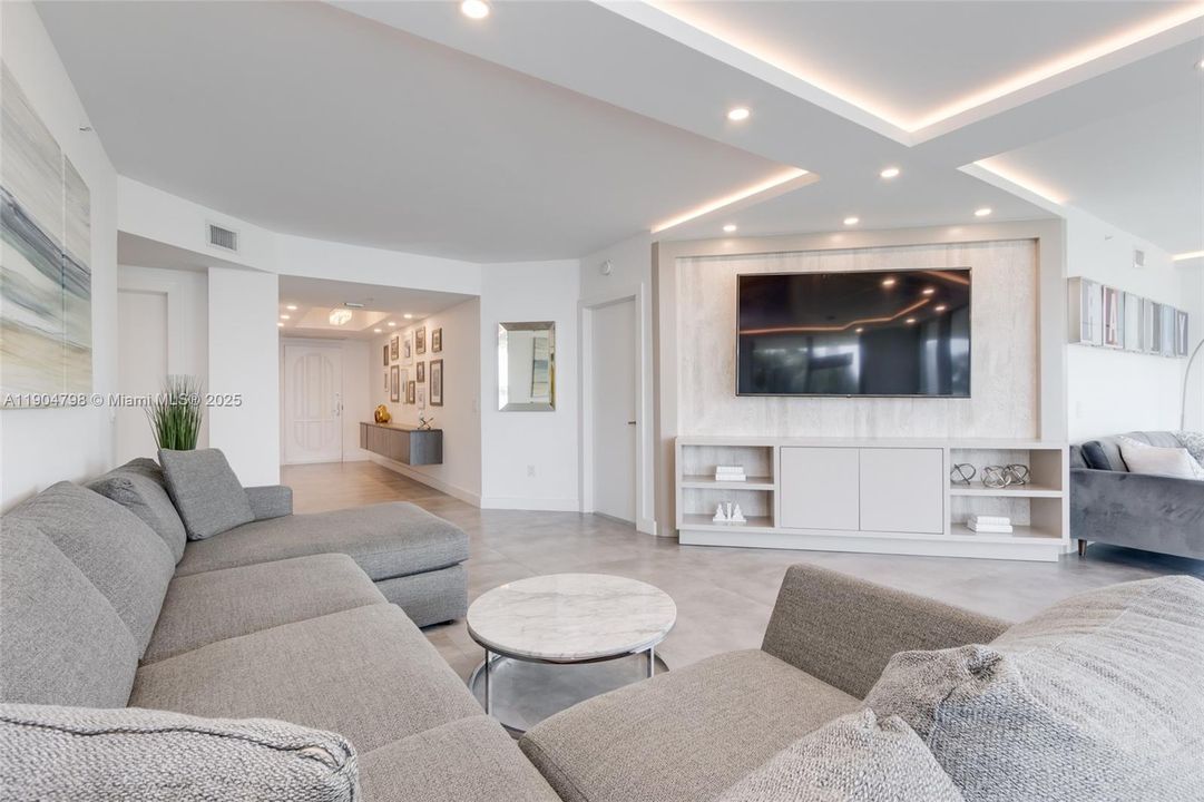 For Sale: $1,299,000 (3 beds, 3 baths, 2130 Square Feet)