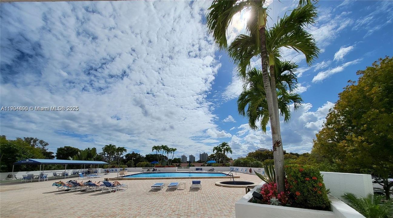 合同活跃: $2,799 (2 贝兹, 2 浴室, 1112 平方英尺)