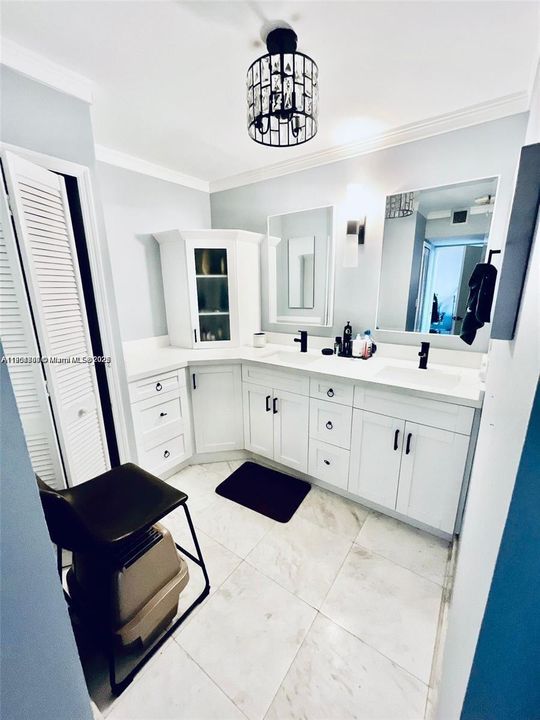 合同活跃: $2,799 (2 贝兹, 2 浴室, 1112 平方英尺)