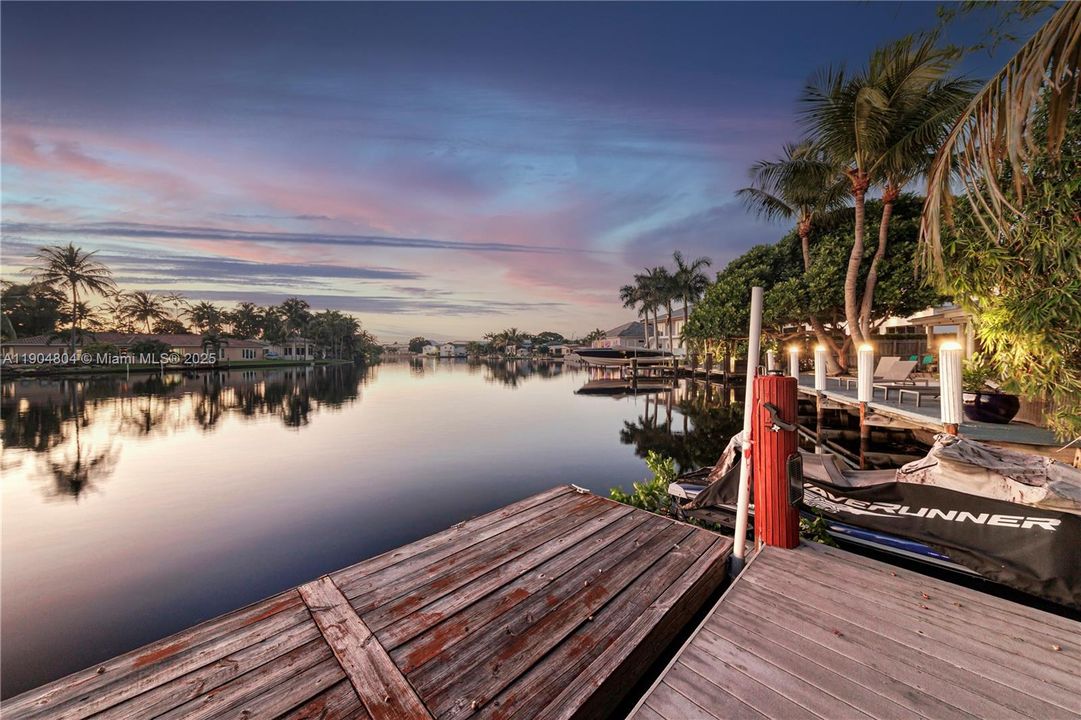 For Sale: $2,500,000 (4 beds, 3 baths, 2307 Square Feet)