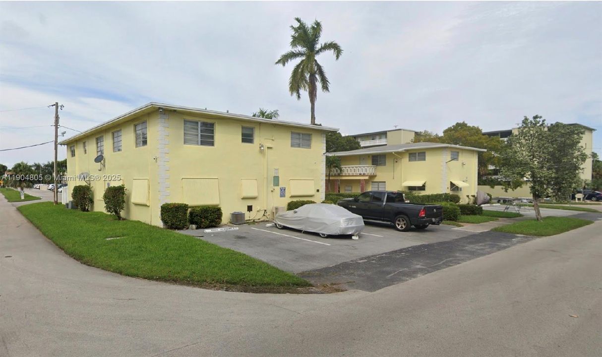 待售: $150,000 (1 贝兹, 1 浴室, 825 平方英尺)