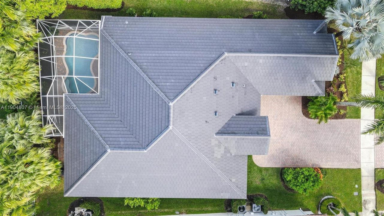 Под контрактом: $1,100,000 (4 спален, 2 ванн, 2674 Квадратных фут)