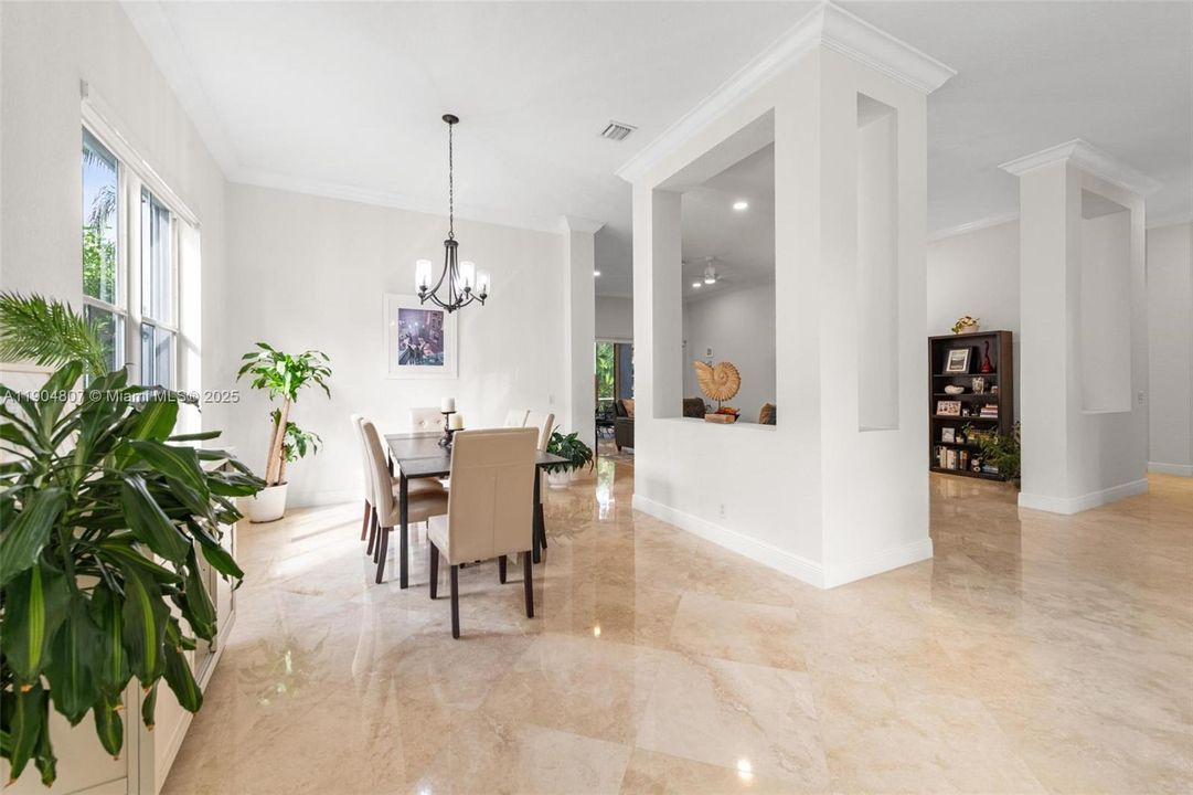 Под контрактом: $1,100,000 (4 спален, 2 ванн, 2674 Квадратных фут)