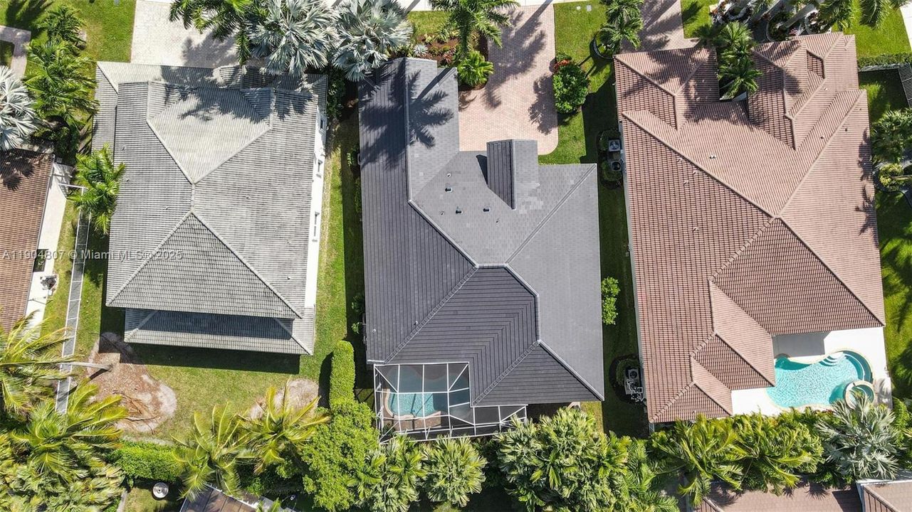 Под контрактом: $1,100,000 (4 спален, 2 ванн, 2674 Квадратных фут)