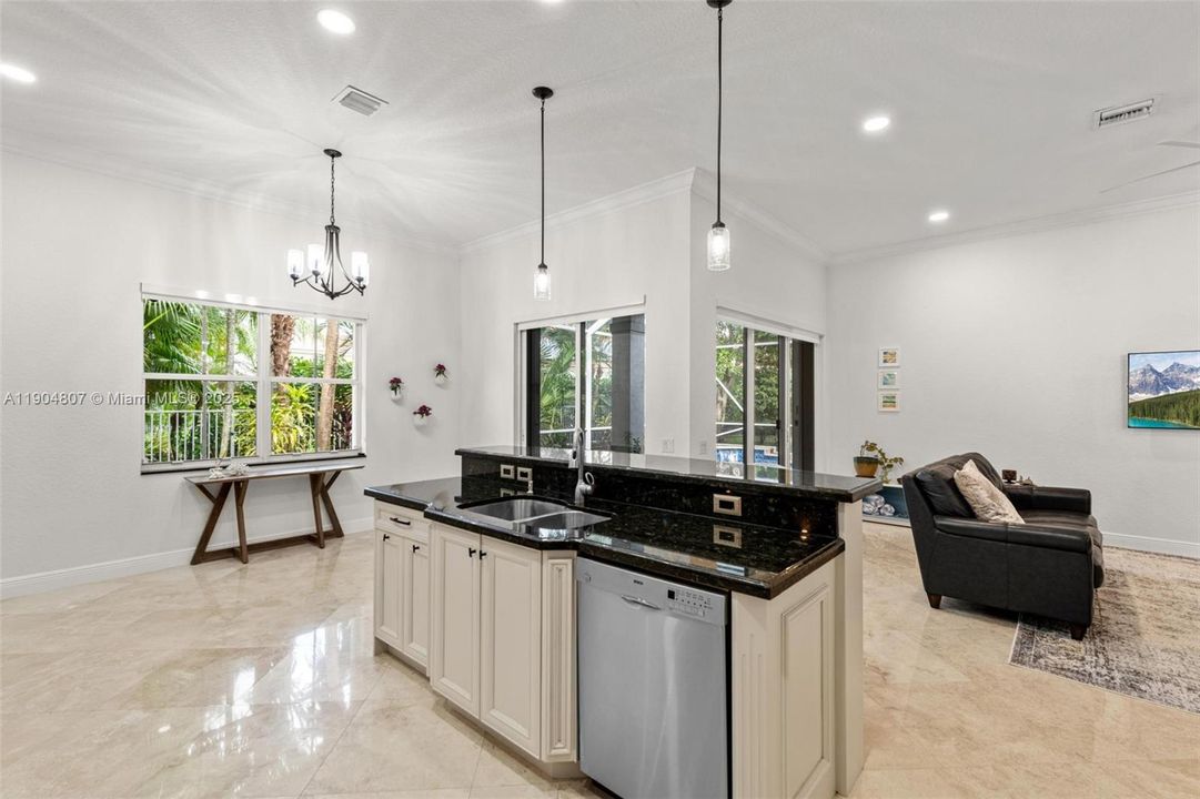 Под контрактом: $1,100,000 (4 спален, 2 ванн, 2674 Квадратных фут)