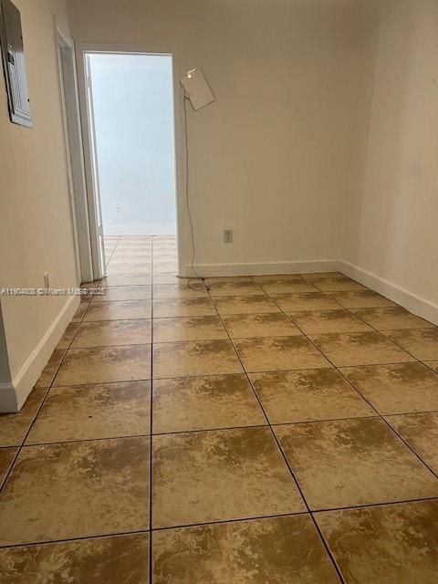 Active With Contract: $1,650 (2 beds, 1 baths, 715 Square Feet)