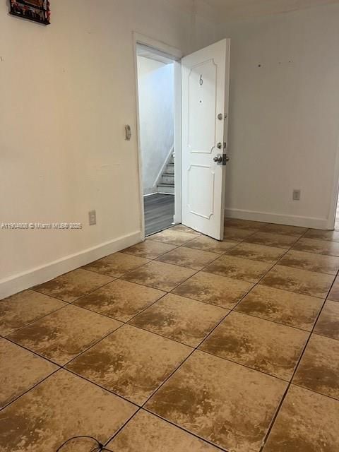 Active With Contract: $1,650 (2 beds, 1 baths, 715 Square Feet)