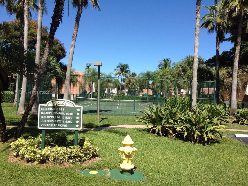 For Sale: $345,000 (2 beds, 1 baths, 792 Square Feet)