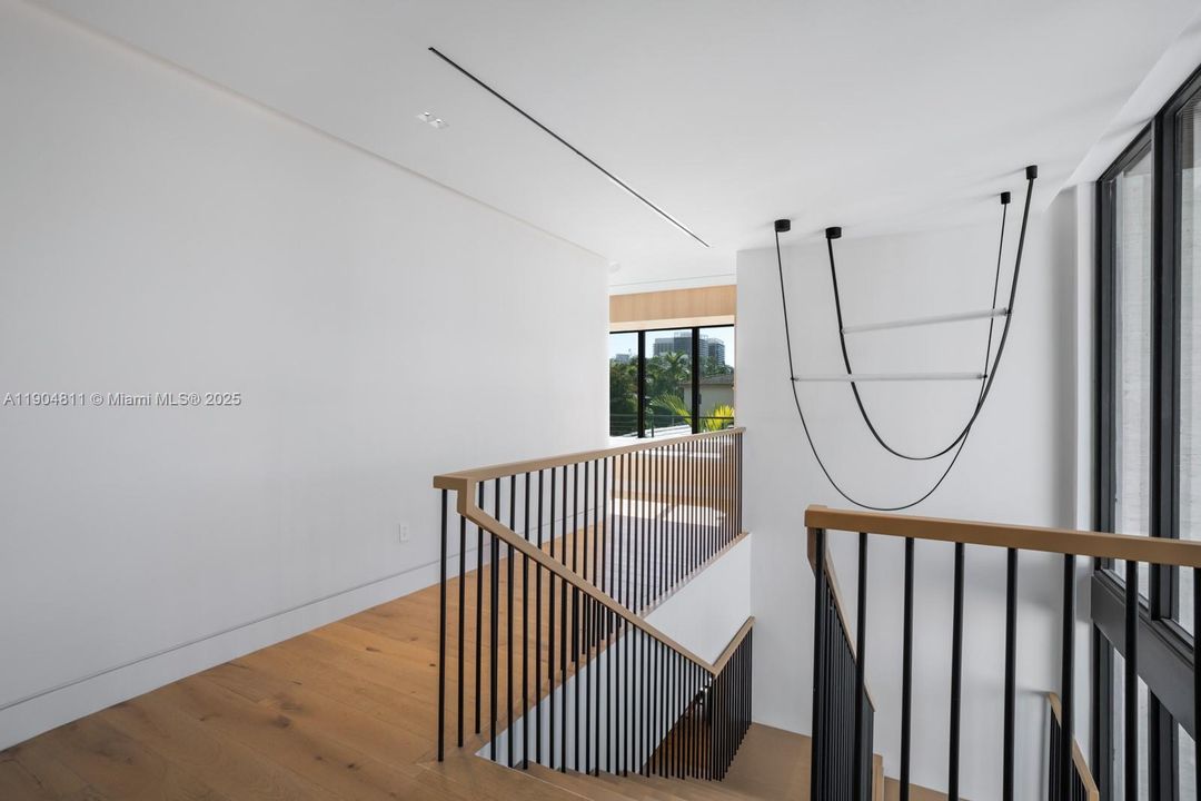 待售: $11,999,000 (6 贝兹, 6 浴室, 5402 平方英尺)