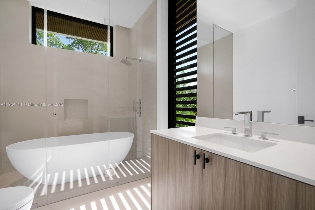 待售: $11,999,000 (6 贝兹, 6 浴室, 5402 平方英尺)