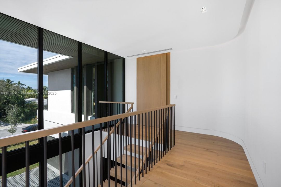 待售: $11,999,000 (6 贝兹, 6 浴室, 5402 平方英尺)