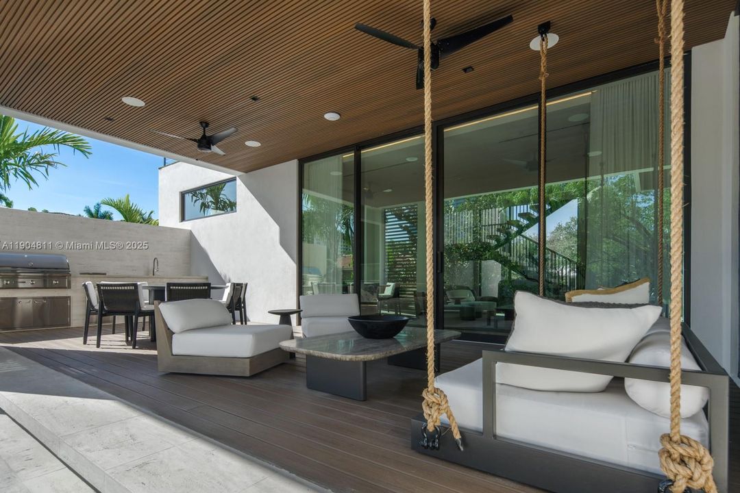 待售: $11,999,000 (6 贝兹, 6 浴室, 5402 平方英尺)