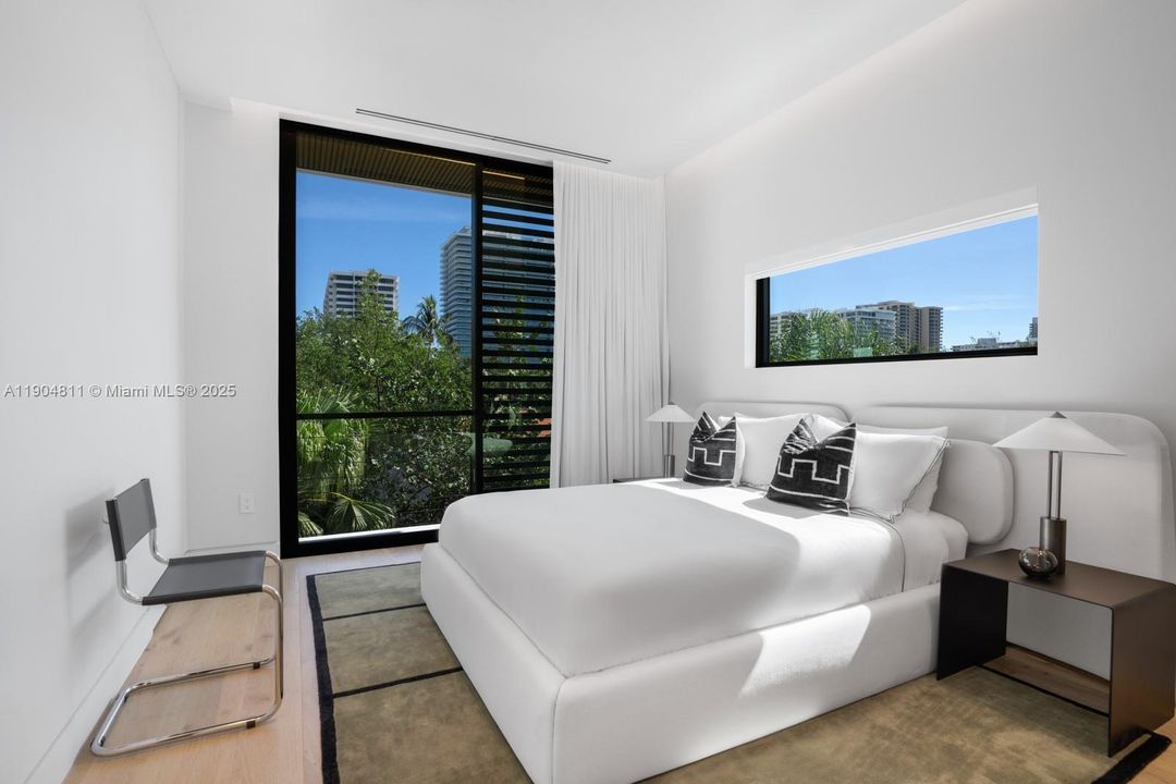 待售: $11,999,000 (6 贝兹, 6 浴室, 5402 平方英尺)