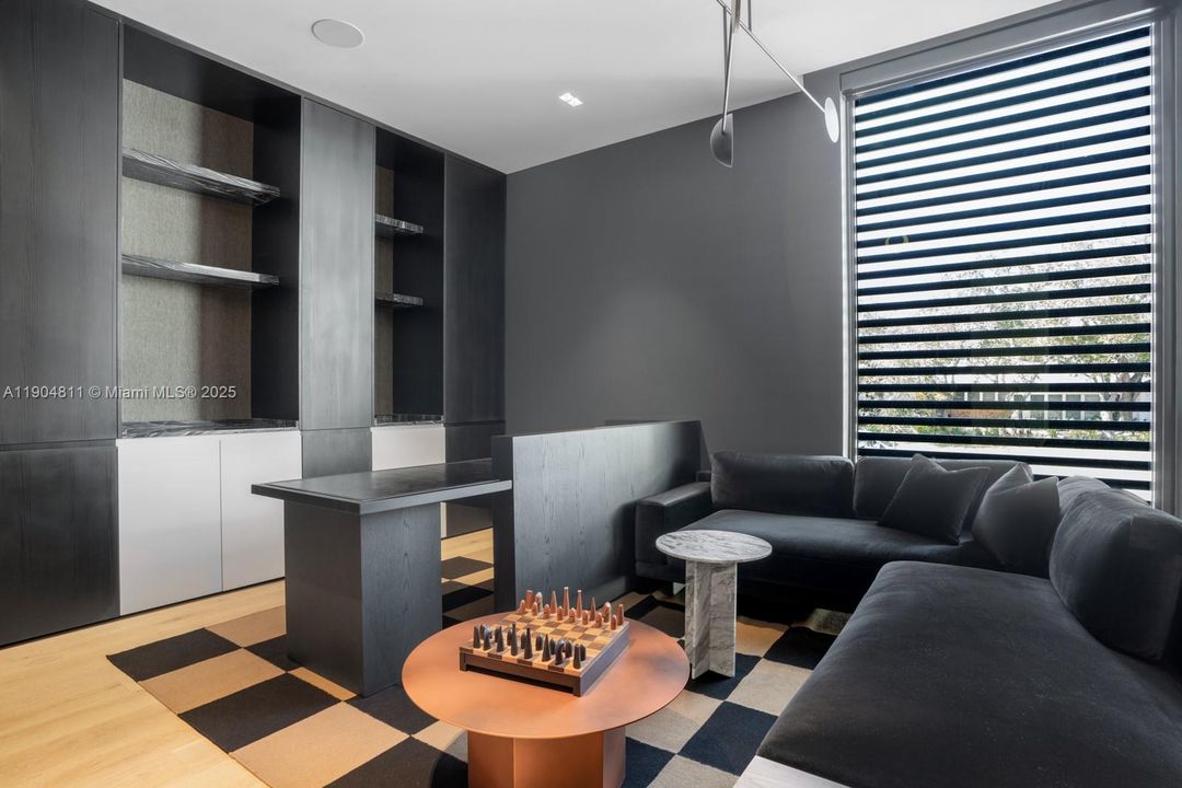 待售: $11,999,000 (6 贝兹, 6 浴室, 5402 平方英尺)