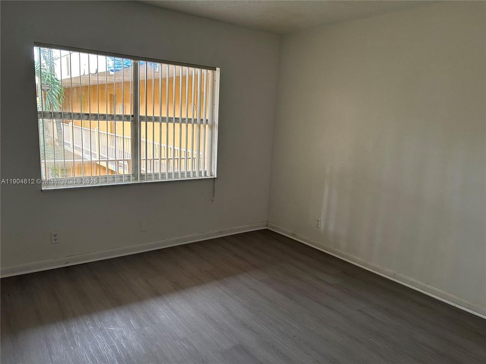 Active With Contract: $2,000 (2 beds, 2 baths, 1119 Square Feet)