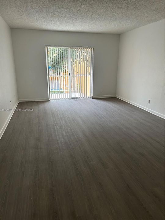 Active With Contract: $2,000 (2 beds, 2 baths, 1119 Square Feet)