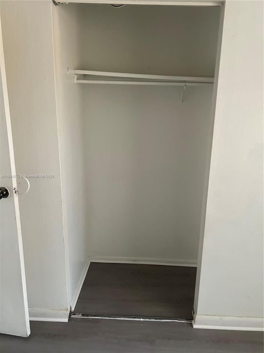 Active With Contract: $2,000 (2 beds, 2 baths, 1119 Square Feet)