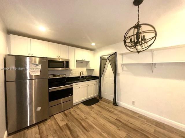 Recently Rented: $2,000 (2 beds, 1 baths, 1532 Square Feet)