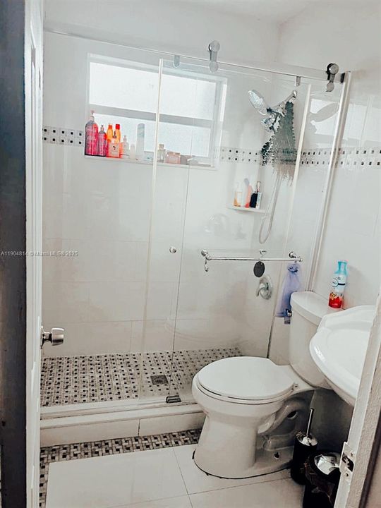 Recently Rented: $2,000 (2 beds, 1 baths, 1532 Square Feet)