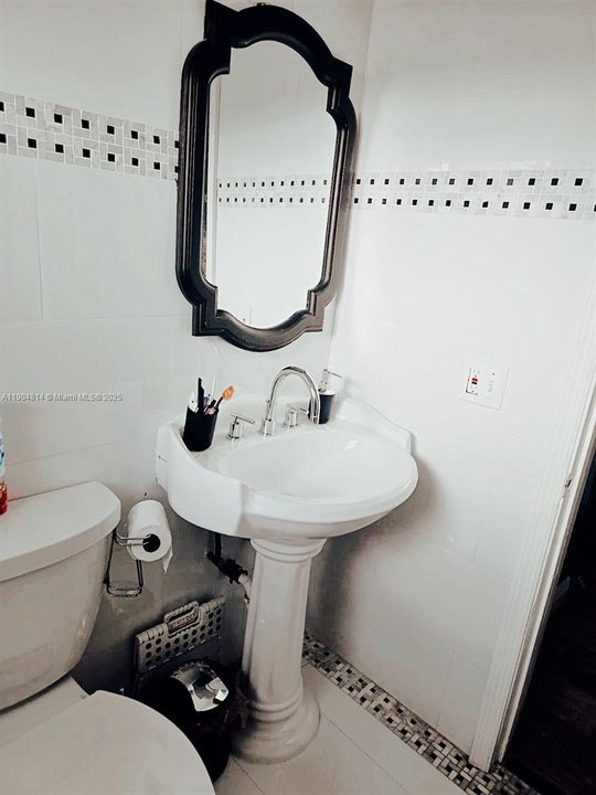 Recently Rented: $2,000 (2 beds, 1 baths, 1532 Square Feet)