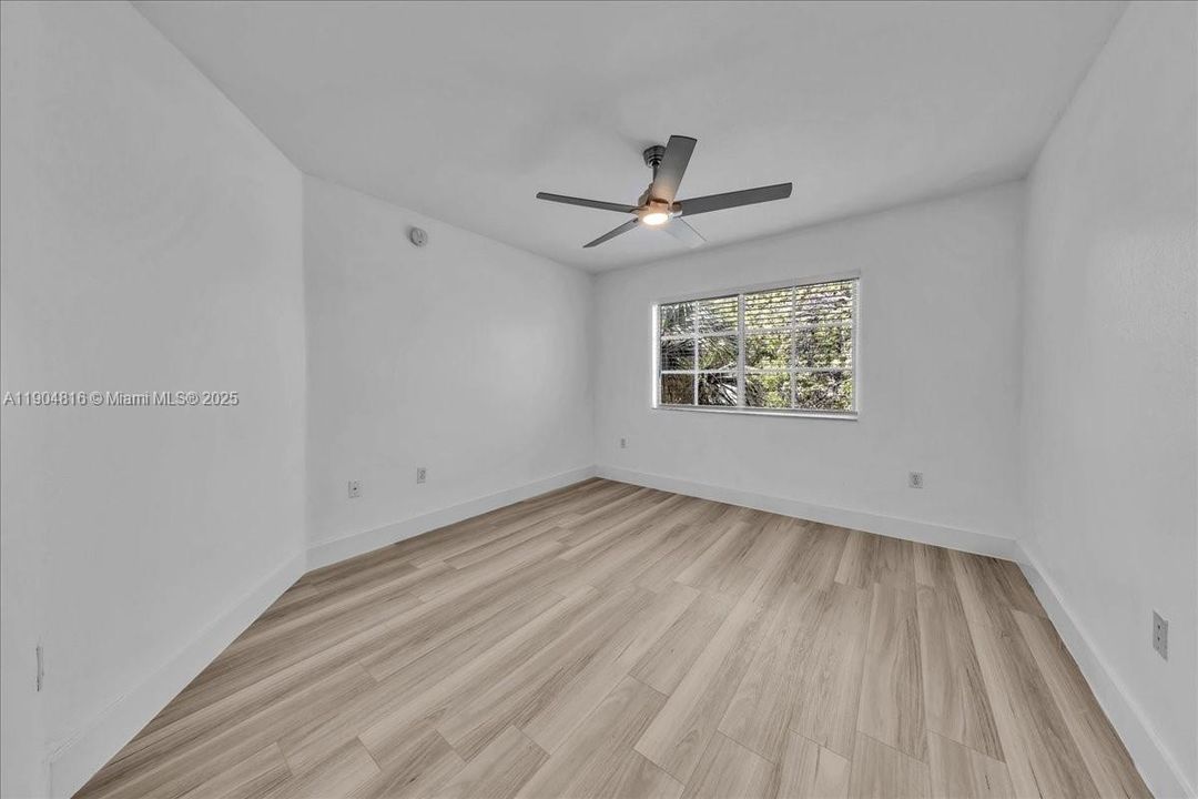 Recently Rented: $1,900 (1 beds, 1 baths, 800 Square Feet)