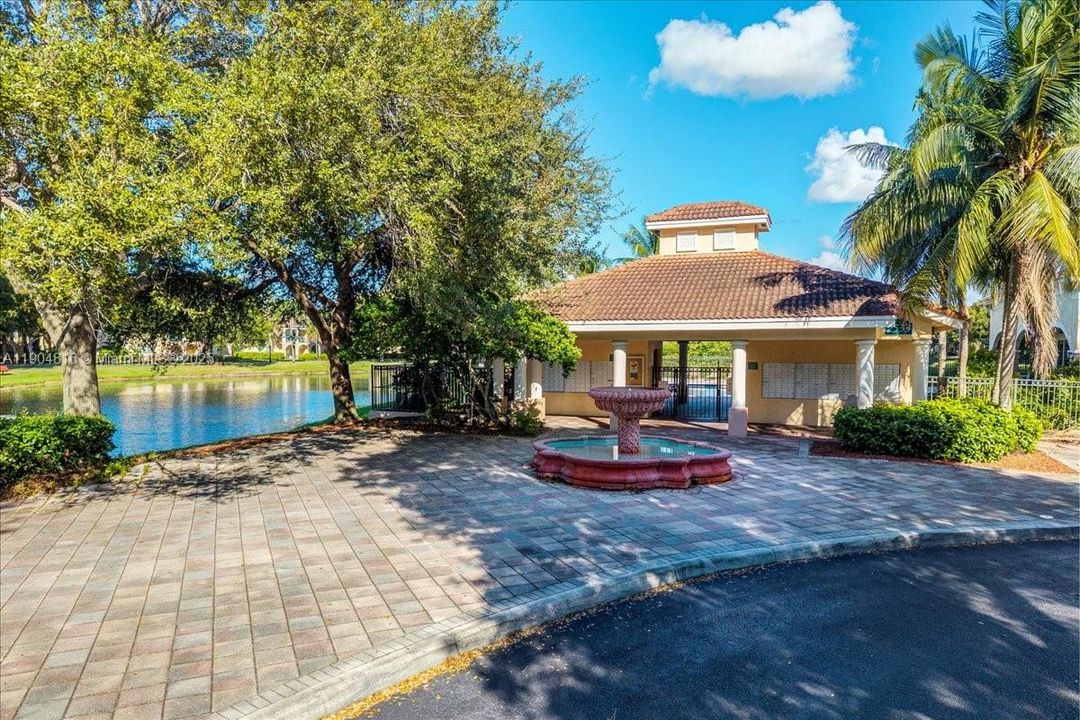 Recently Rented: $1,900 (1 beds, 1 baths, 800 Square Feet)