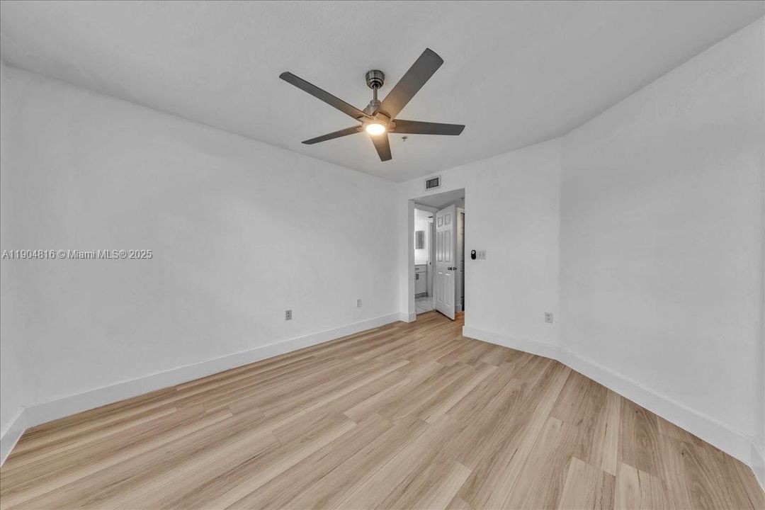 Recently Rented: $1,900 (1 beds, 1 baths, 800 Square Feet)