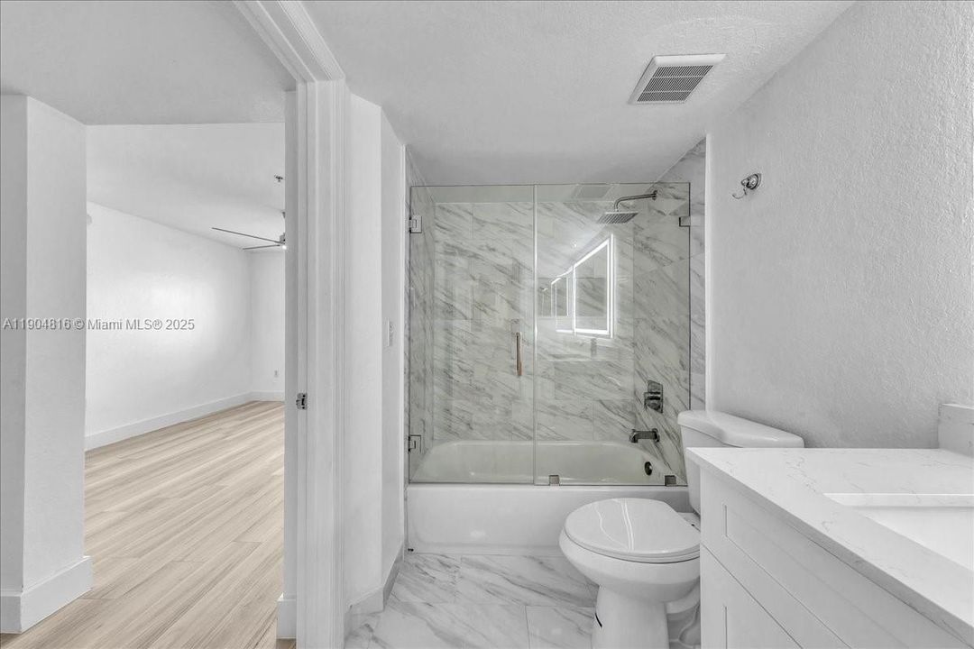 Recently Rented: $1,900 (1 beds, 1 baths, 800 Square Feet)