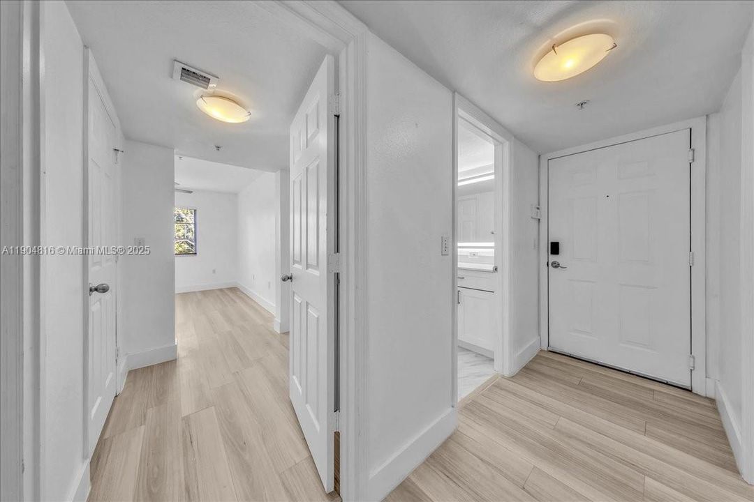 Recently Rented: $1,900 (1 beds, 1 baths, 800 Square Feet)