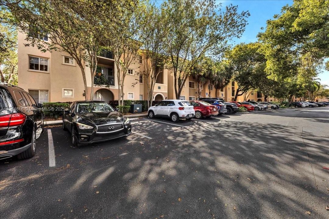 Recently Rented: $1,900 (1 beds, 1 baths, 800 Square Feet)