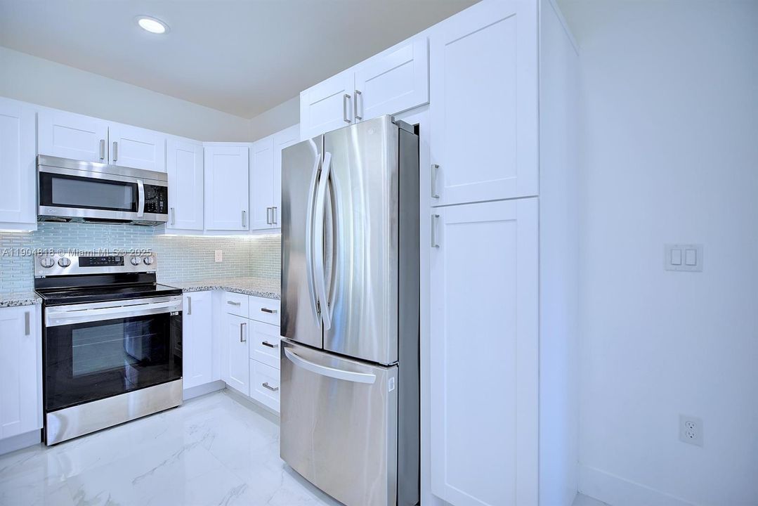 待售: $279,000 (3 贝兹, 2 浴室, 1359 平方英尺)