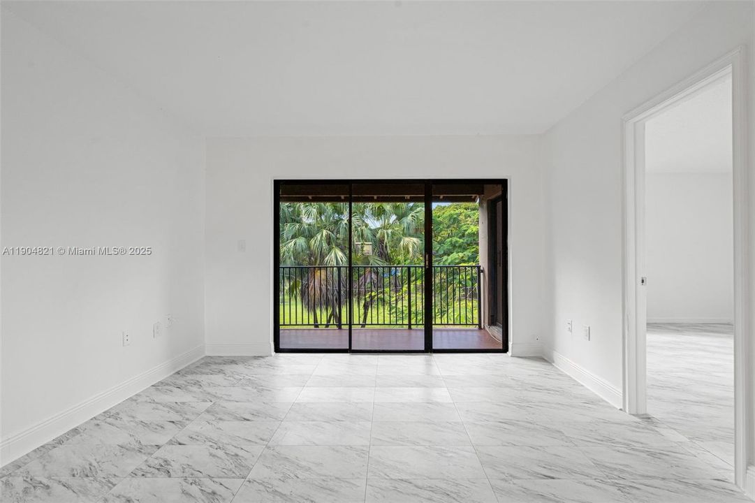 For Rent: $2,200 (2 beds, 1 baths, 891 Square Feet)