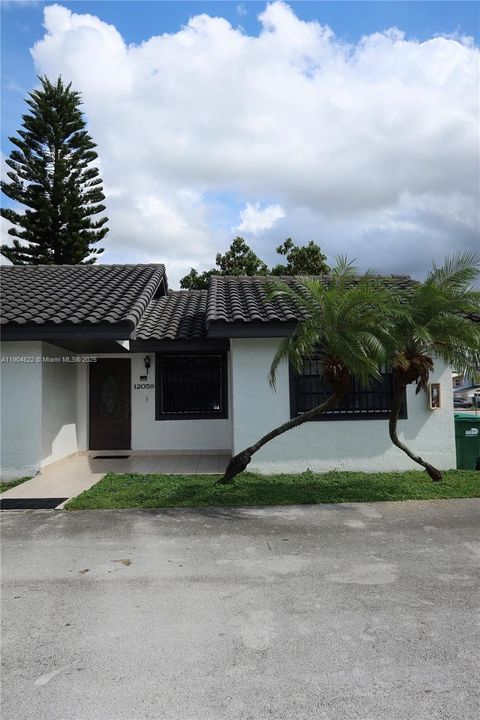 For Sale: $450,000 (3 beds, 2 baths, 1150 Square Feet)